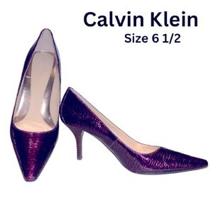 Calvin Klein Pump - size 6.5 - Purple